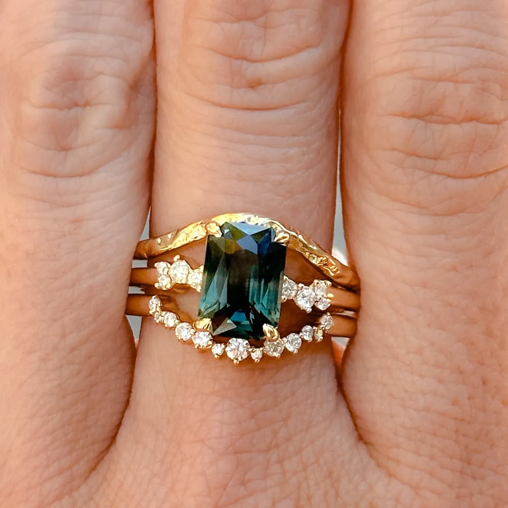 3.07ct Multicolor Teal and Purple Radiant Cut Sapphire and Diamond ring in 14k Yellow Gold