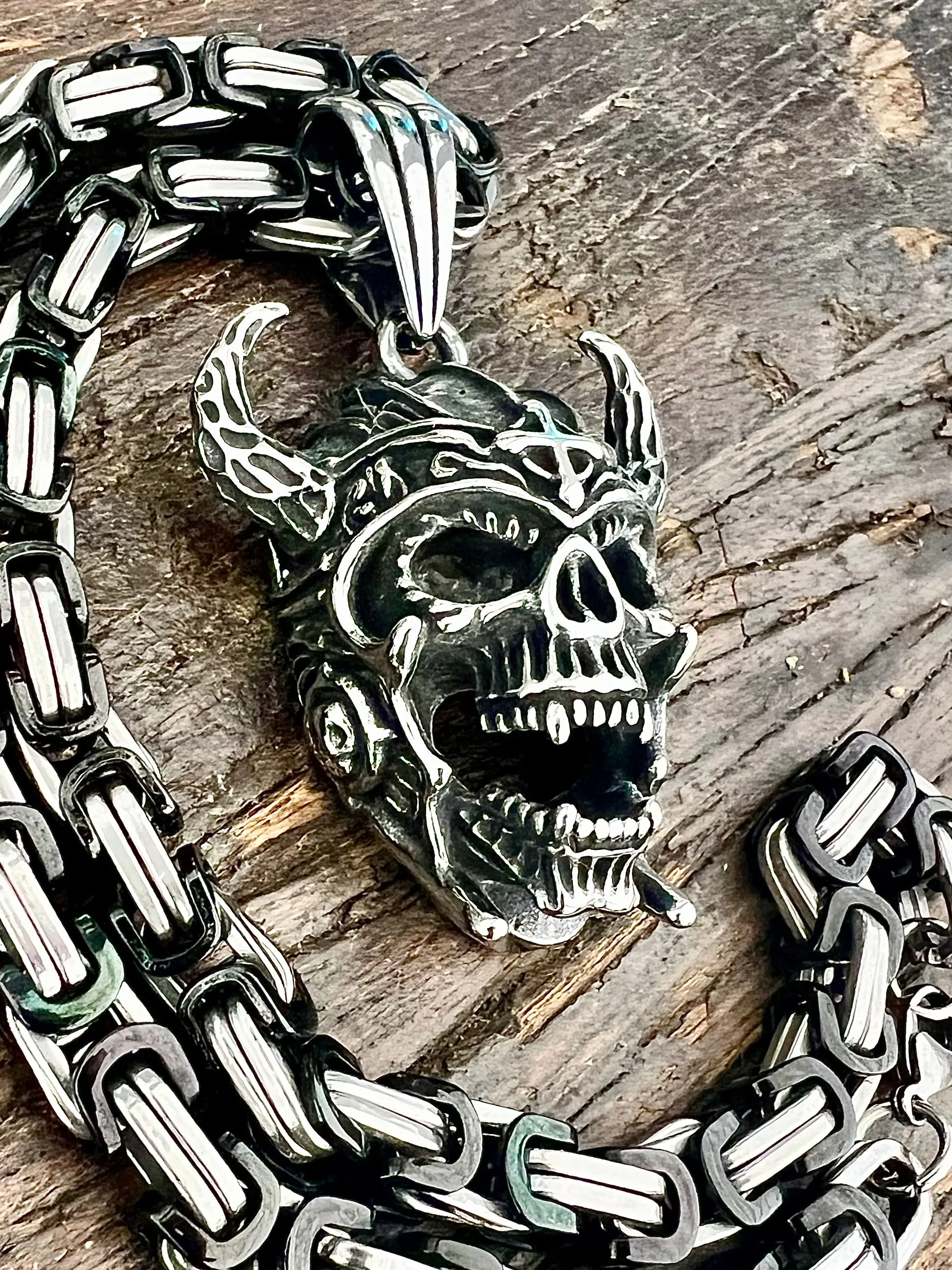 Bone Crusher - Valhalla Viking Skull Pendant - Necklace (841)