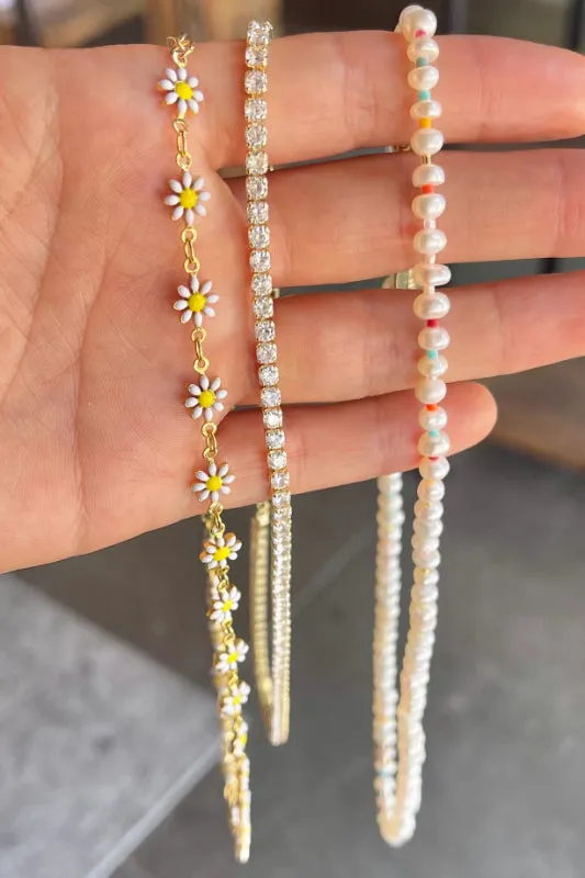 daisy choker - white