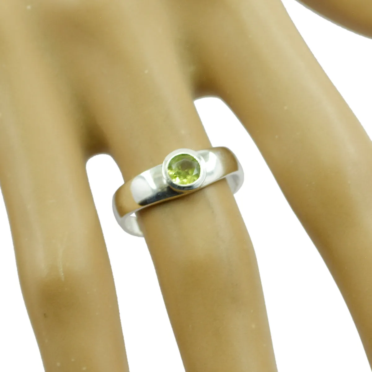 Glamorous Stone Peridot 925 Sterling Silver Rings Elephant Jewelry