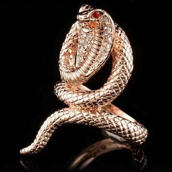 Hooded Cobra Ring