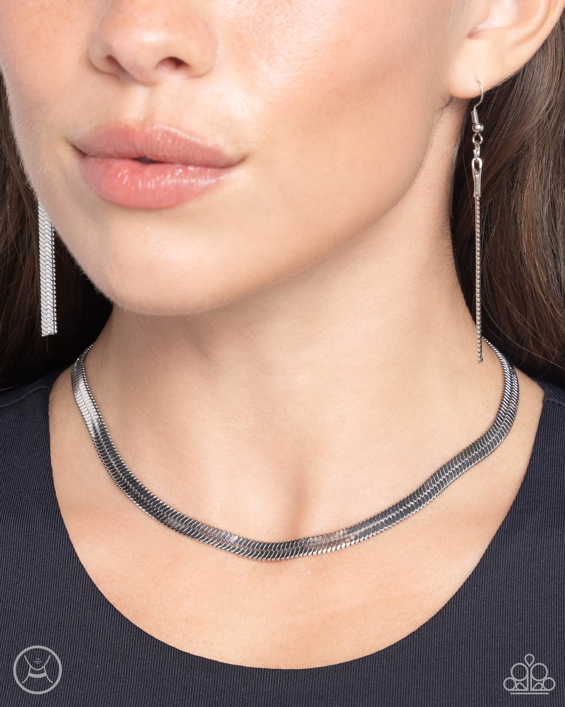 Paparazzi Musings Moment Silver Choker Necklace & Earring Set