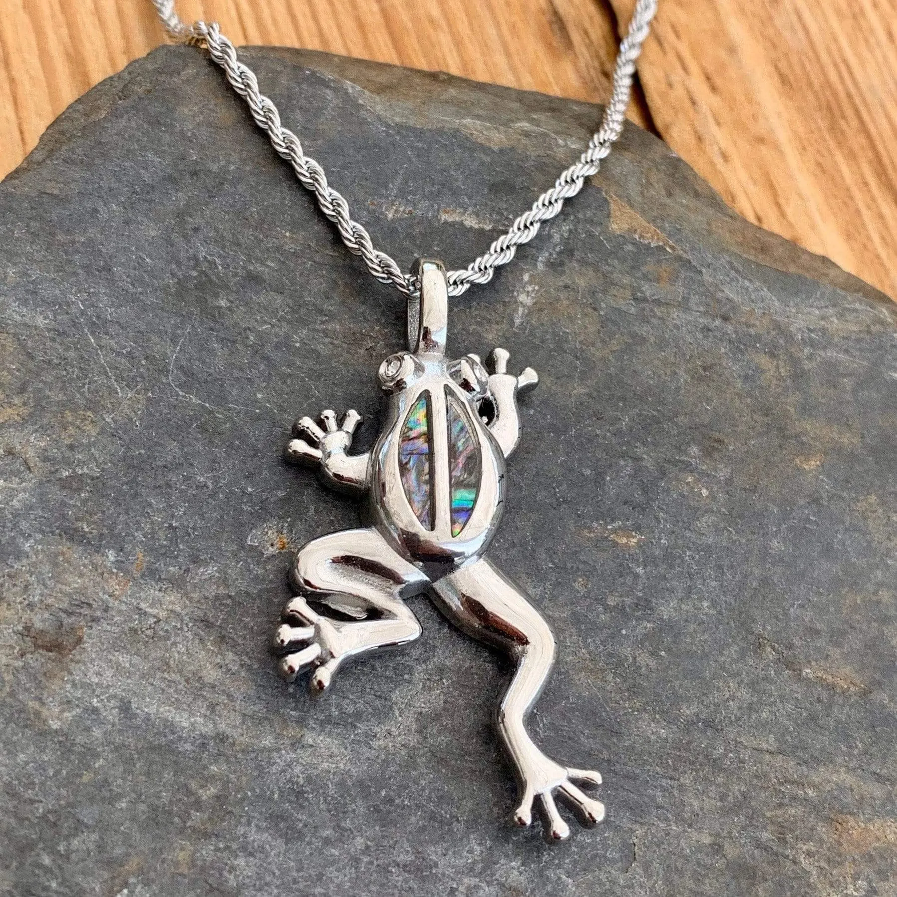 Sea Shell - Frog Pendant - Rope Necklace - SK2566